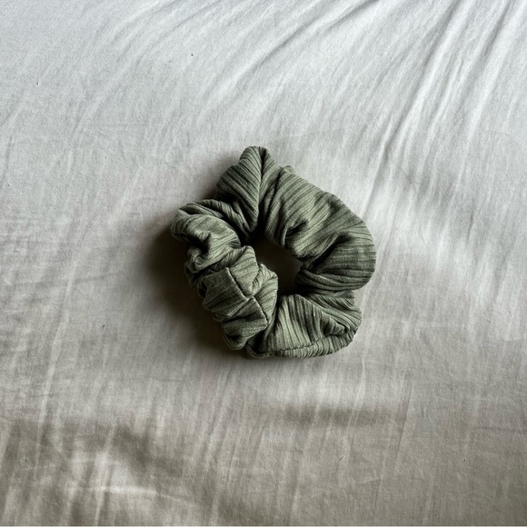 Small/medium scrunchie green khaki - Picture 1 of 1